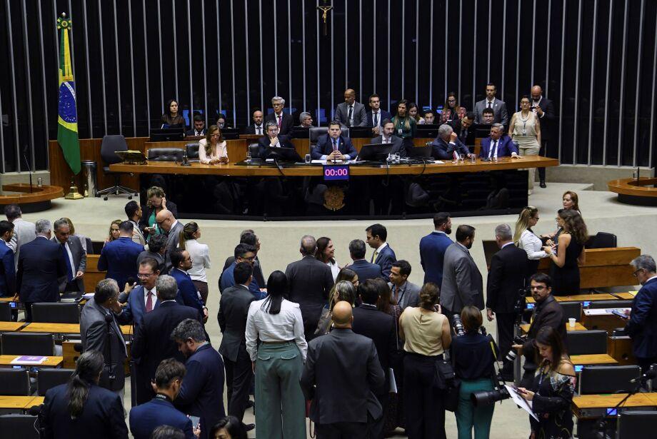 Frentes parlamentares defendem derrubada integral de vetos a PL do licenciamento ambiental.