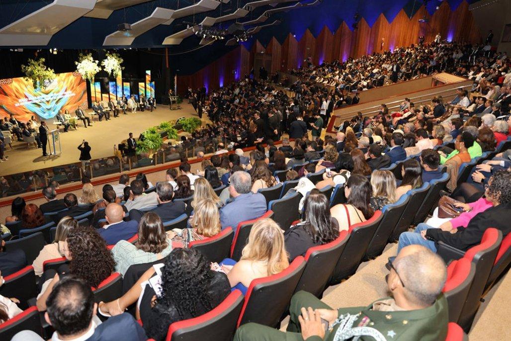 Honrarias reconhecem trajetória de quem ajuda a escrever os rumos de Mato Grosso do Sul Sessão solene de outorga de Títulos e Comendas aconteceu nesta quarta-feira.