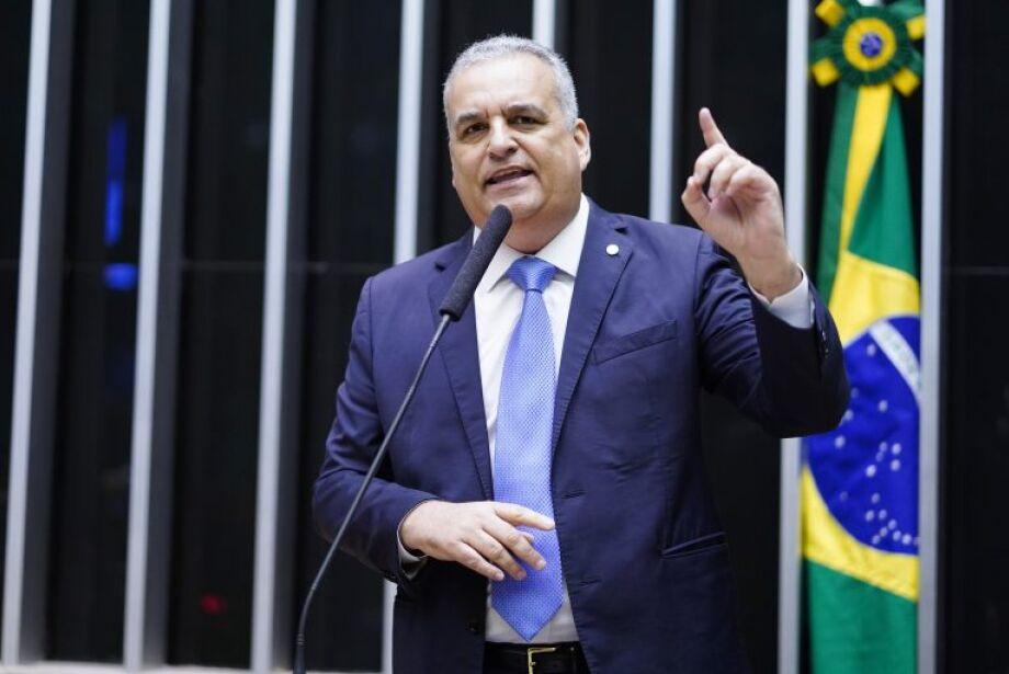 Relator de CPMI quer intimar dois parlamentares envolvidos em caso do INSS.