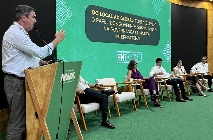 O Governador Eduardo Riedel defende crescimento aliado à preservação ambiental em primeiro dia de agendas na COP30.