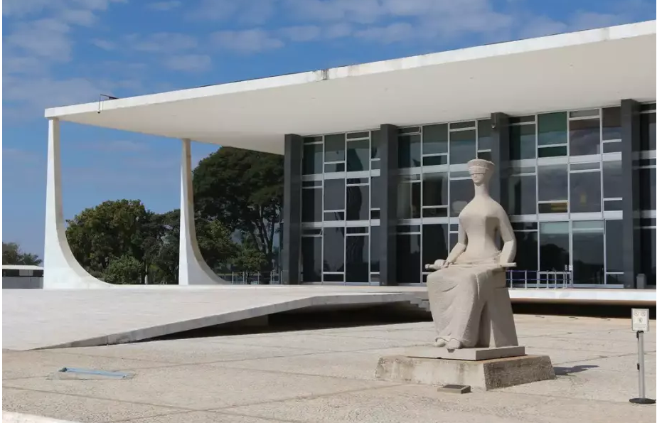 STF volta a suspender julgamento sobre cigarros com aditivos; placar está em 3x3.