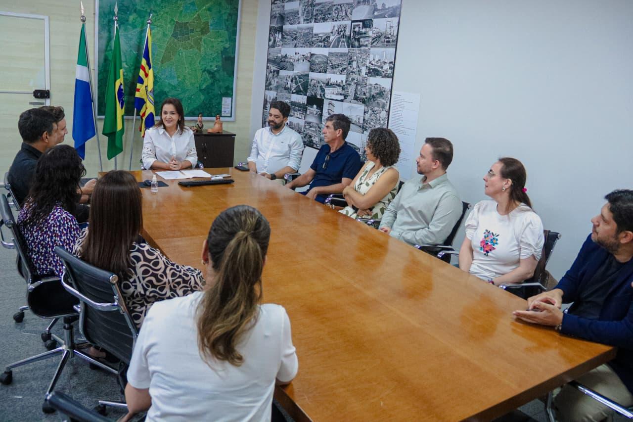 Nova lei impulsiona setor de farmácias de manipulação em Campo Grande.