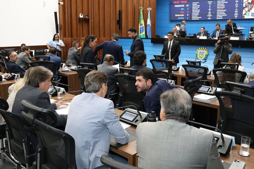 Ordem do Dia da sessão desta quinta-feira da Assembleia Legislativa com dois projetos para votação.