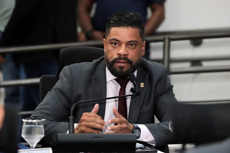 Vereador Professor Riverton vota NÃO pela manutenção do veto do IPTU e reafirma compromisso com a população.