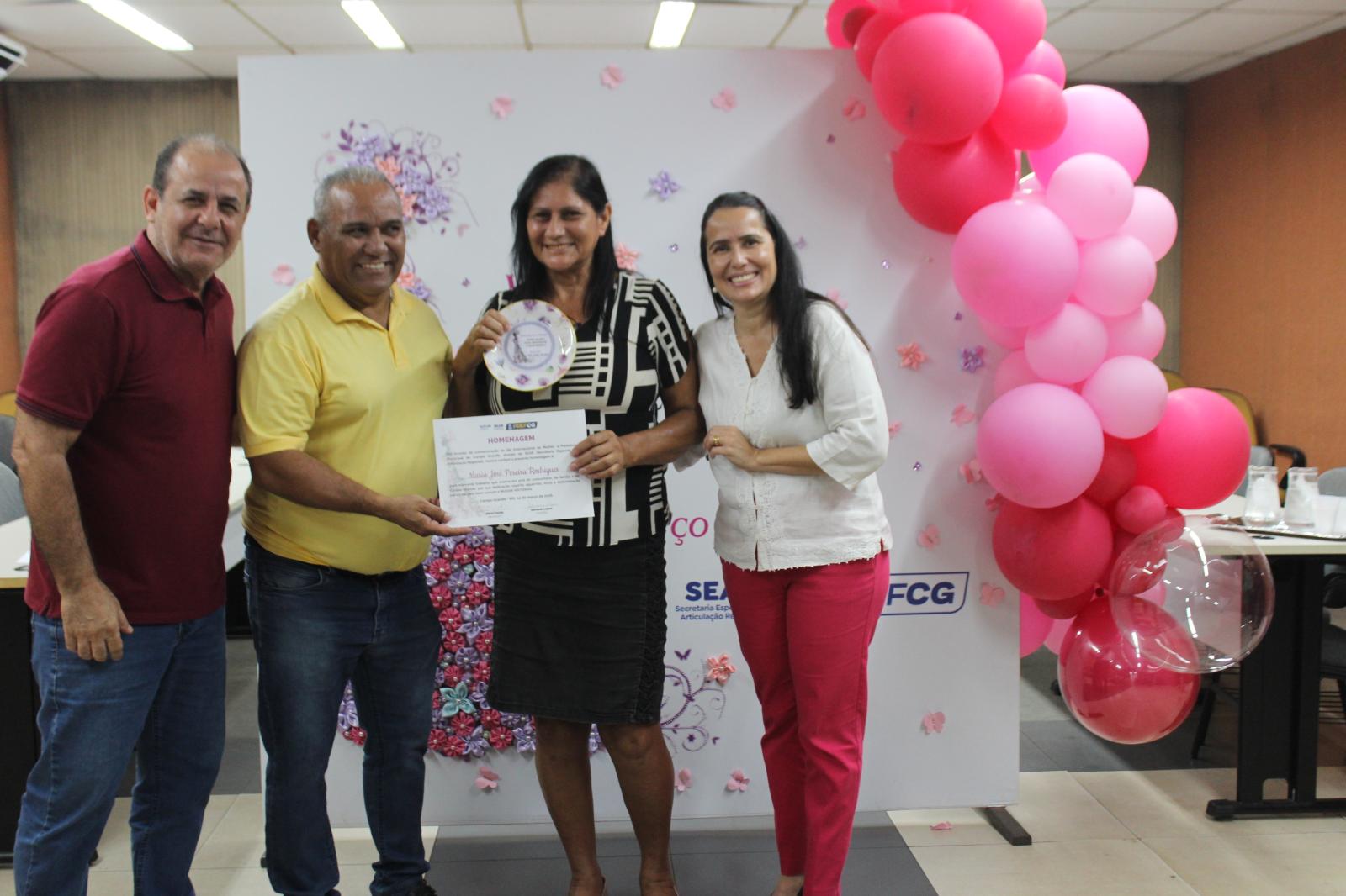 “Dia da Mulher Comunitária: A Força que Move Campo Grande”. “Dia da Mulher Comunitária: A Força que Move Campo Grande”.