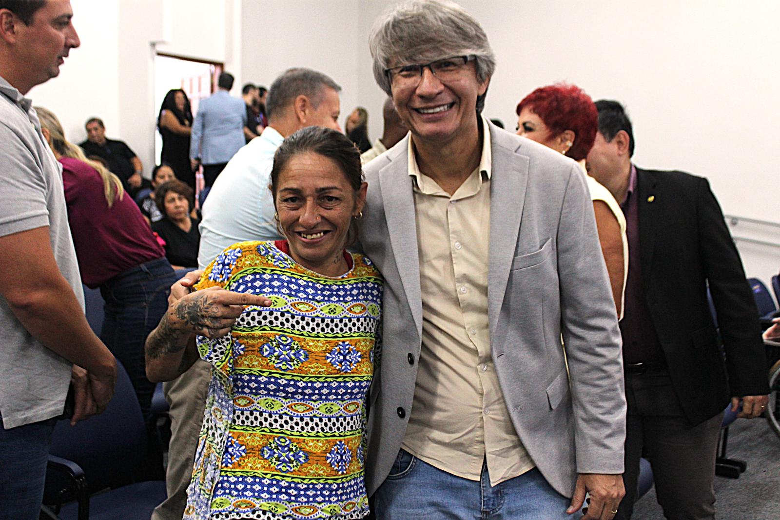 FAC lança Campanha do Agasalho 2026 em parceria com a SEAR, a prefeita Adriane Lopes e o secretário Darci Caldo.