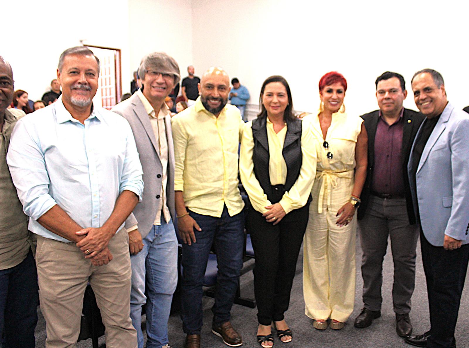 FAC lança Campanha do Agasalho 2026 em parceria com a SEAR, a prefeita Adriane Lopes e o secretário Darci Caldo.