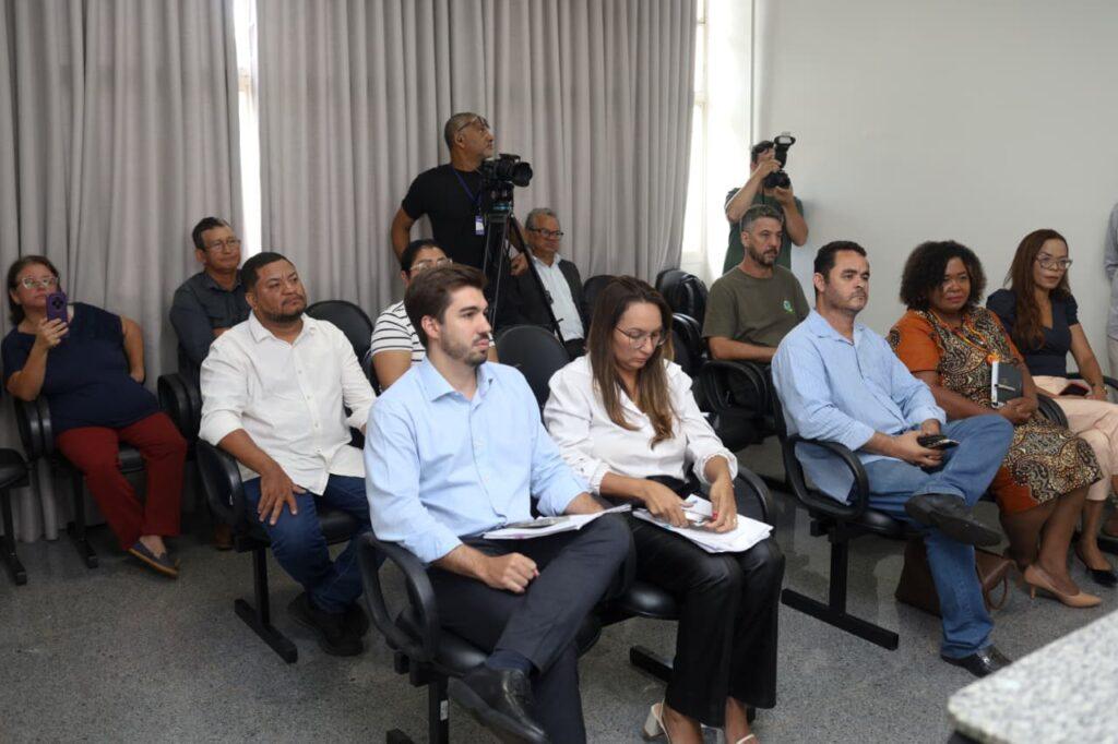 Ação inédita fortalece apoio a entidades sociais em Campo Grande com a parceria da Secretaria Especial de Articulação Regional, do secretário Darci Caldo, da Sear, e da prefeita Adriane Lopes. Ação inédita fortalece apoio a entidades sociais em Campo Grande com a parceria da Secretaria Especial de Articulação Regional, do secretário Darci Caldo, da Sear, e da prefeita Adriane Lopes.