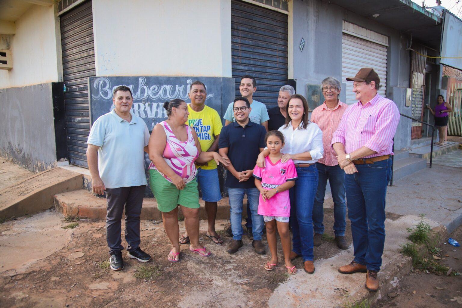 A prefeita Adriane Lopes  passa em bairros da capital, escuta e atende pedido de moradores.