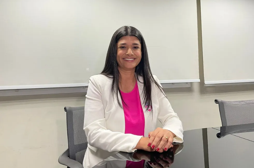 Congresso aprova projeto de Rose Modesto que cria piso salarial para técnicos da educação básica.