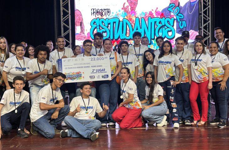 Inscrições abertas: Estudantes no Controle 2026 amplia alcance com 180 vagas e R$ 360 mil em premiações.