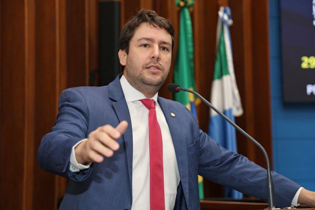 João Henrique questiona Governo por aumento de verba publicitária em 40%.