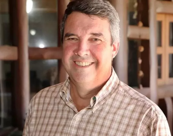O governador de Mato Grosso do Sul, Eduardo Riedel (PP), está em Ponta Porã nesta sexta-feira.