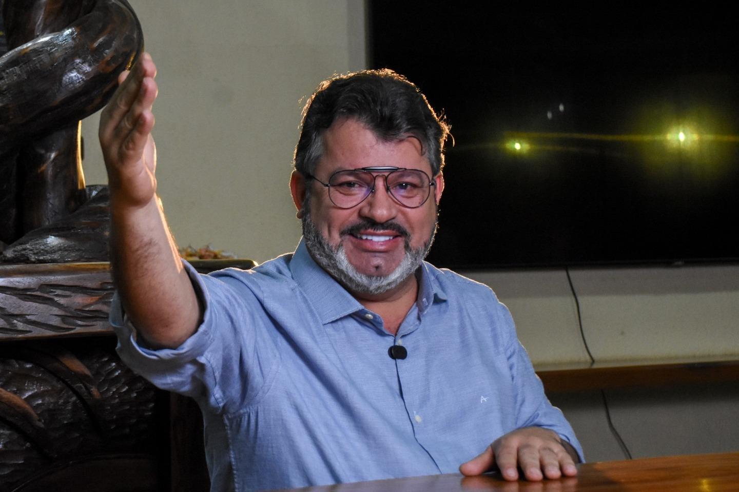 O Pré-candidato a deputado federal Carlos Bernardo deixa o PT para se filiar ao União Brasil.