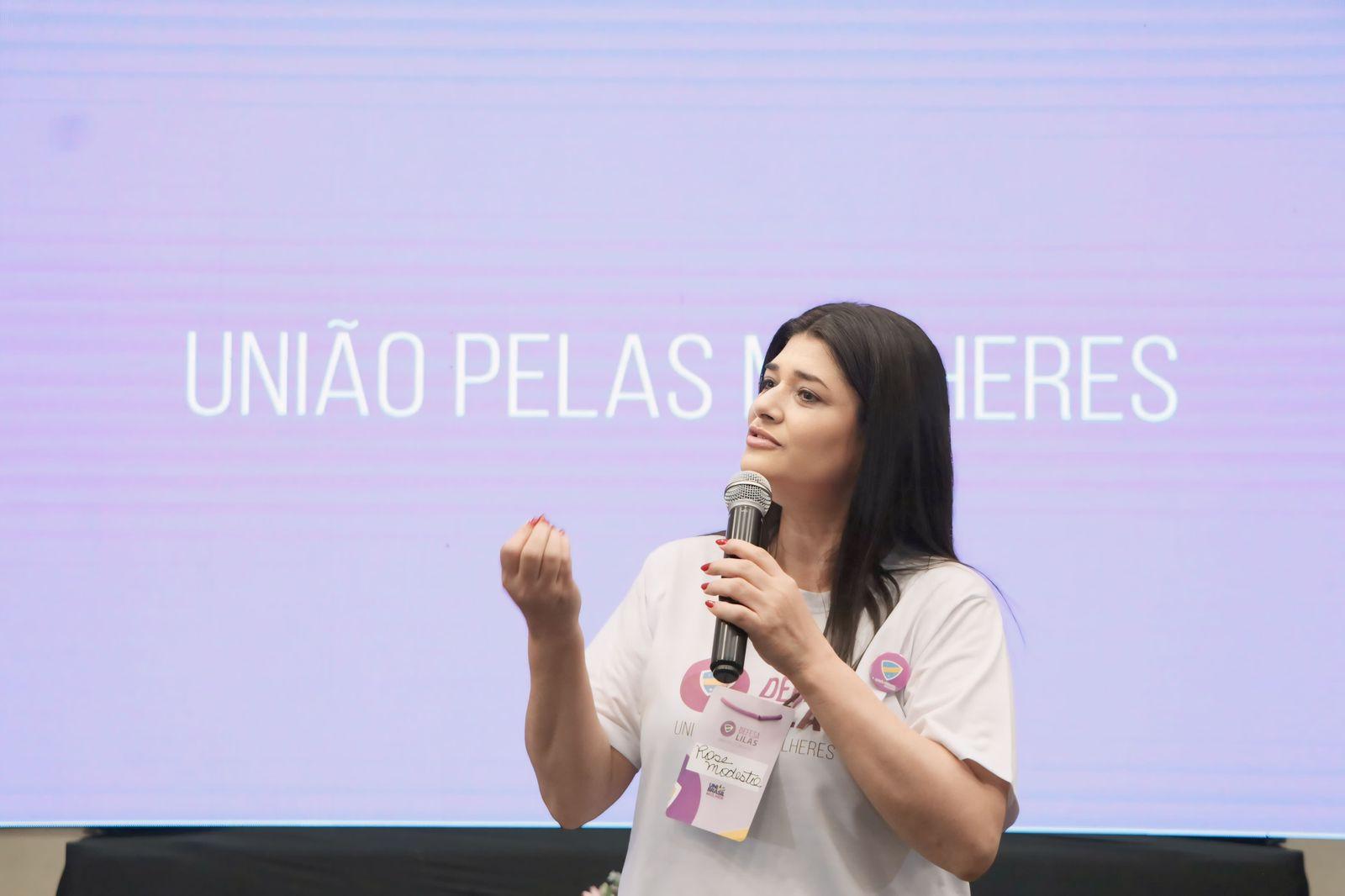 Projeto de Rose Modesto que cria piso salarial para técnicos-administrativos da educação é aprovado.