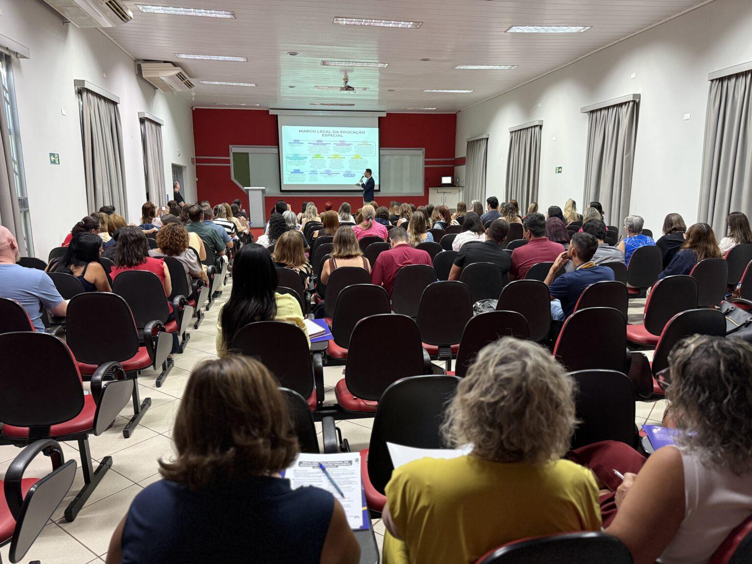 Semed realiza formação para coordenadores da Educação Especial.