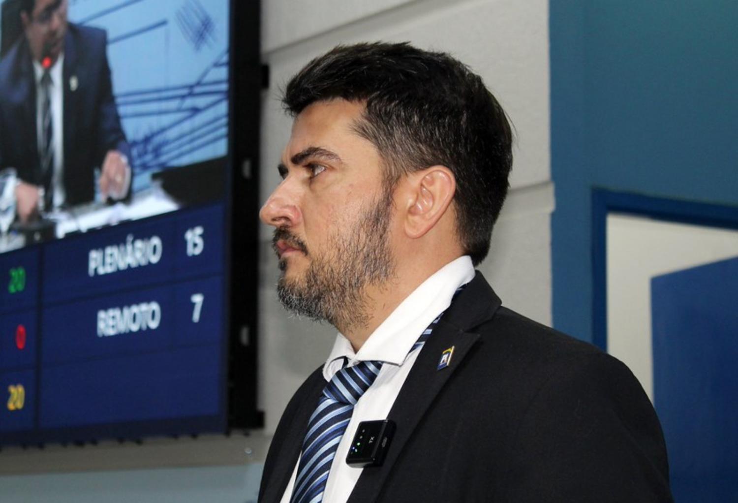 Vereador Rafael Tavares apresenta projeto para endurecer combate ao assédio nas escolas de Campo Grande.