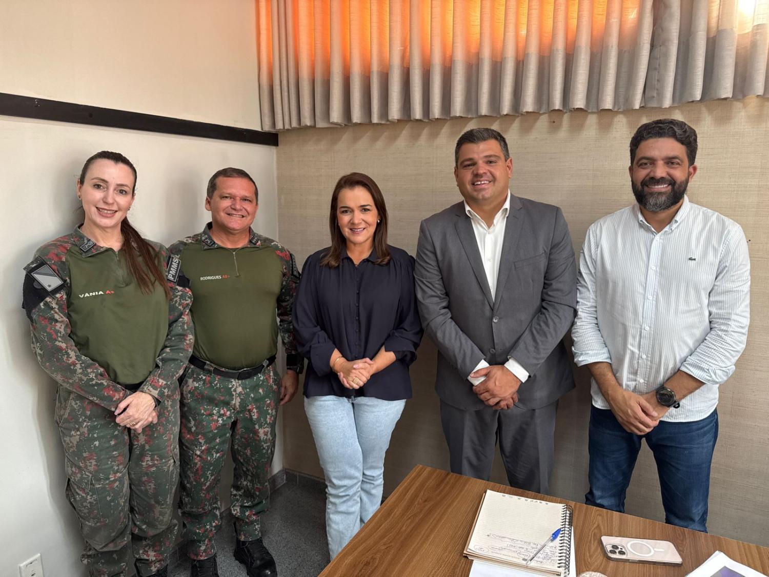 Vereador Silvio Pitu participa de reunião com a prefeita para tratar de pautas do Projeto Florestinha da PMMS.