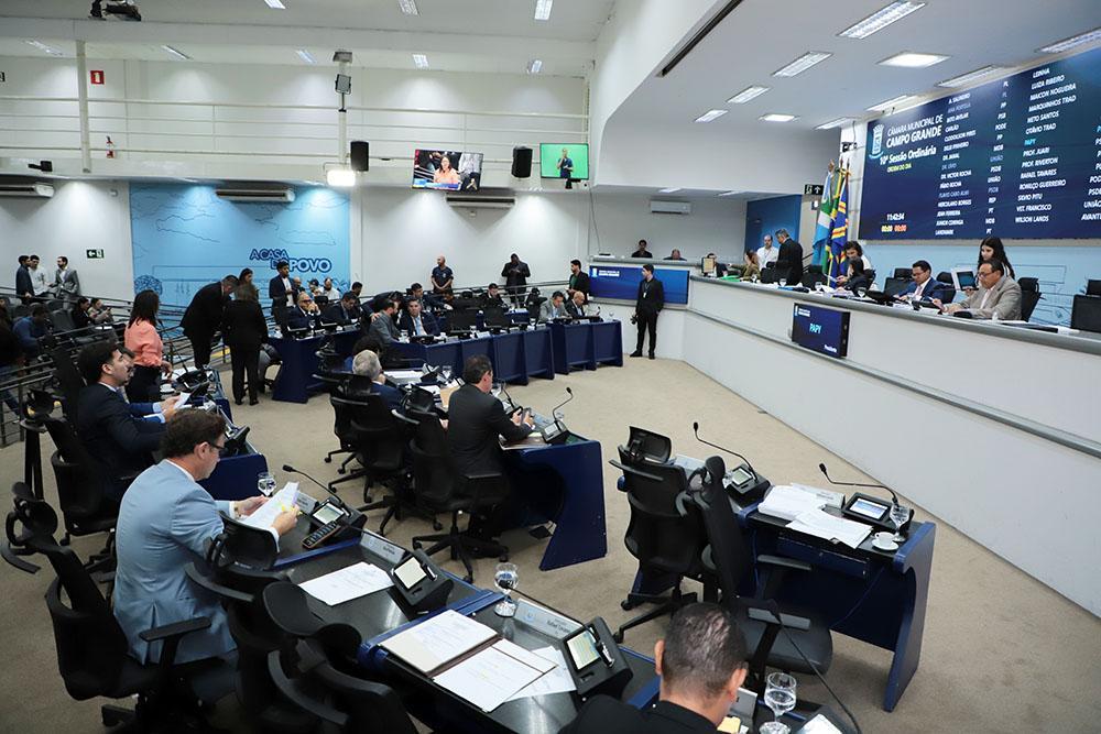 Vereadores votam projeto para prevenir e combater violência contra profissionais de saúde.