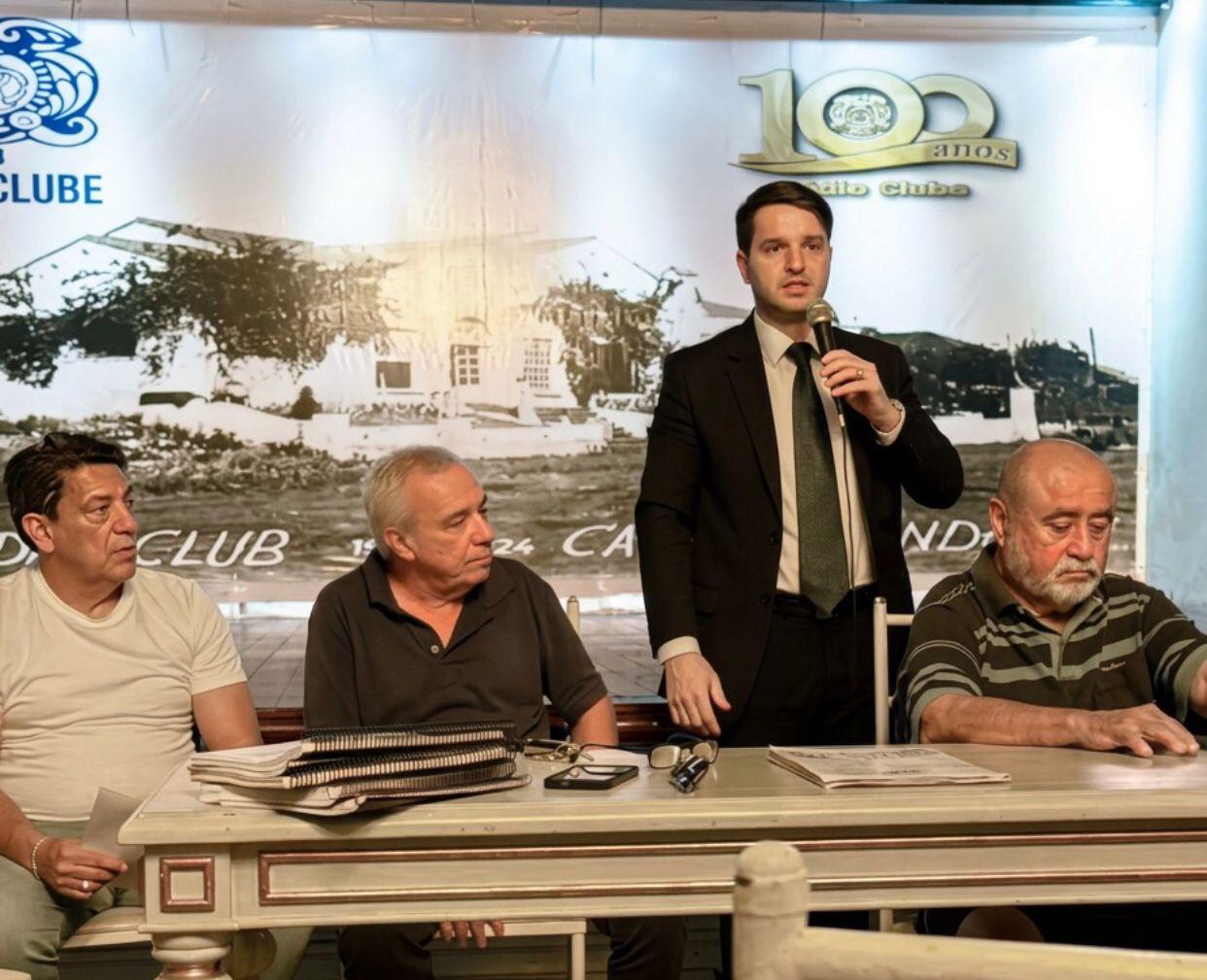 Gestão de Excelência, o Coronel Sidinei concorre à reeleição e projeta o Rádio Clube como uma instituição “maior e melhor” para os sócios do clube em 2026. Gestão de Excelência, o Coronel Sidinei concorre à reeleição e projeta o Rádio Clube como uma instituição “maior e melhor” para os sócios do clube em 2026.