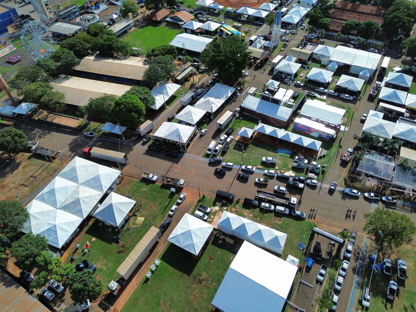 Expogrande 2026 começa nesta quinta com abertura oficial, leilão e show de Zezé de Camargo. Expogrande 2026 começa nesta quinta com abertura oficial, leilão e show de Zezé de Camargo.
