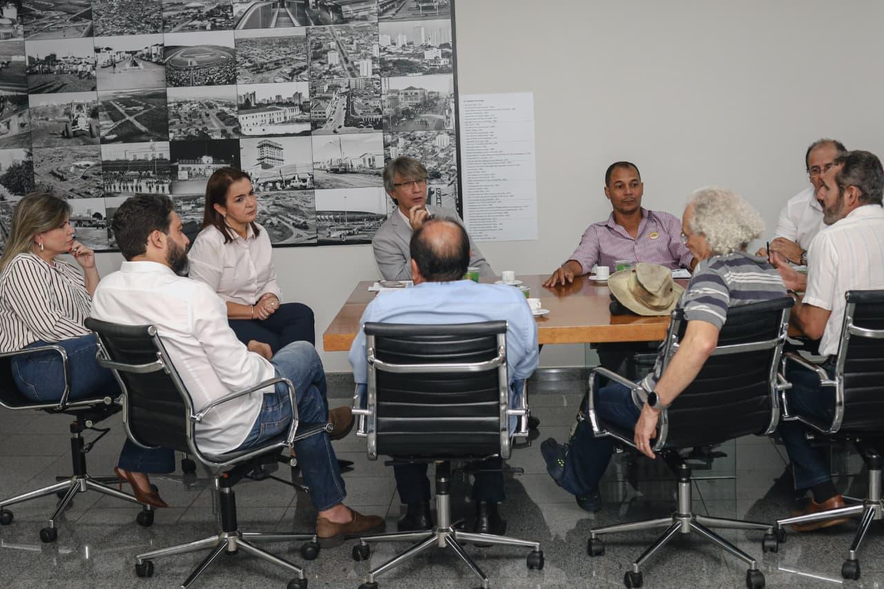 Cidade em Movimento: Reunião Estratégica Reúne Darci Caldo, Prefeita Adriane Lopes e Presidentes dos Conselhos.