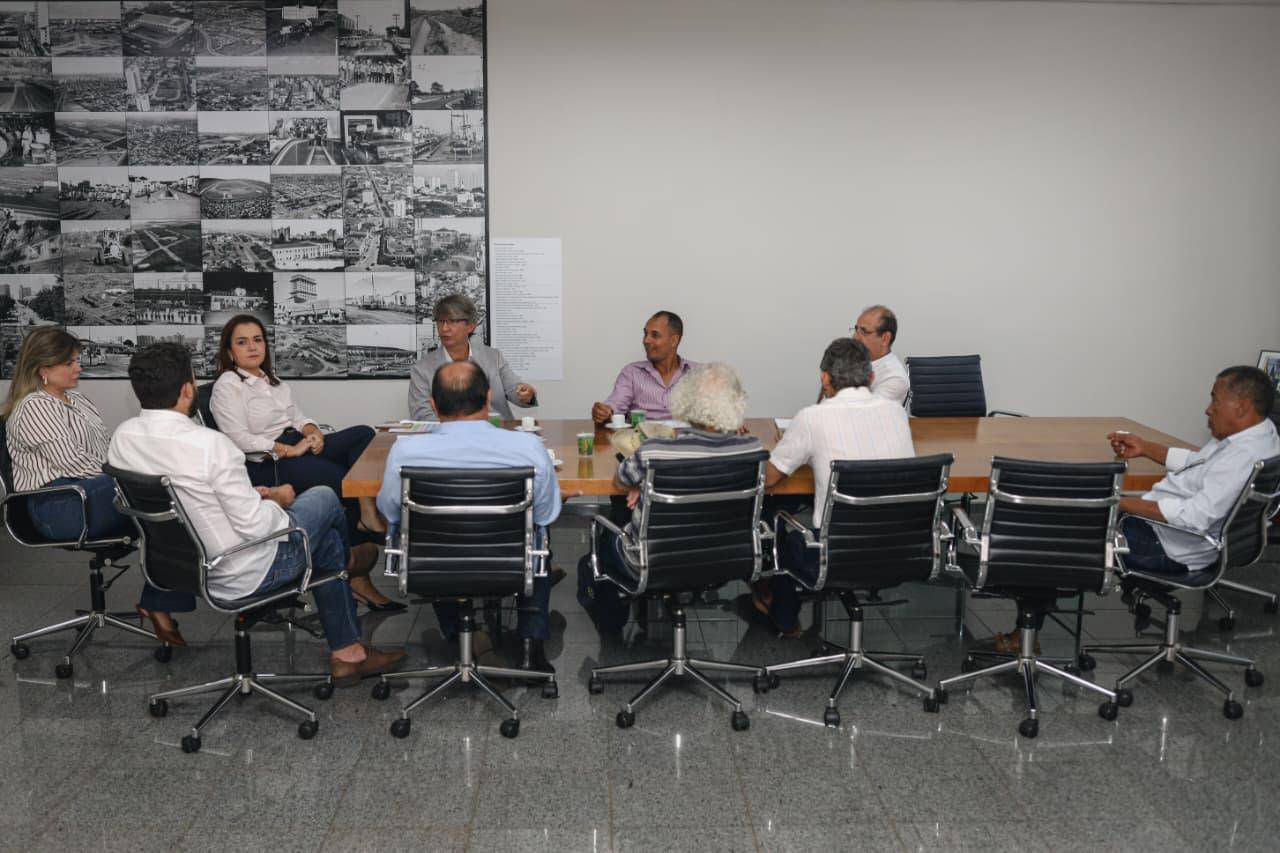 Cidade em Movimento: Reunião Estratégica Reúne Darci Caldo, Prefeita Adriane Lopes e Presidentes dos Conselhos.