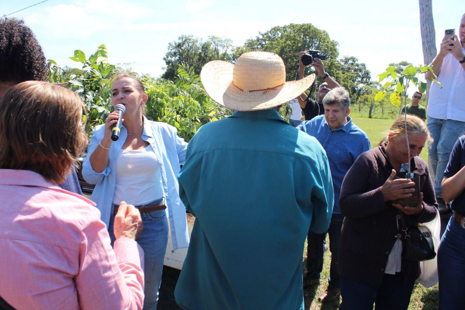 “Pela Primeira Vez na História, Prefeita Adriane Lopes  e Deputado Lídio Lopes,  junto com o Subprefeito Elenilton Dutra Rompe Barreiras e Leva Ação Agro Social ao Assentamento Três Corações”