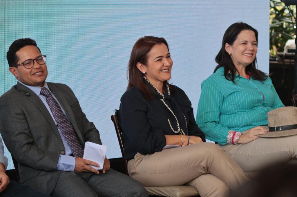 UniverCidade reúne universidades e poder público na Expogrande. UniverCidade reúne universidades e poder público na Expogrande.
