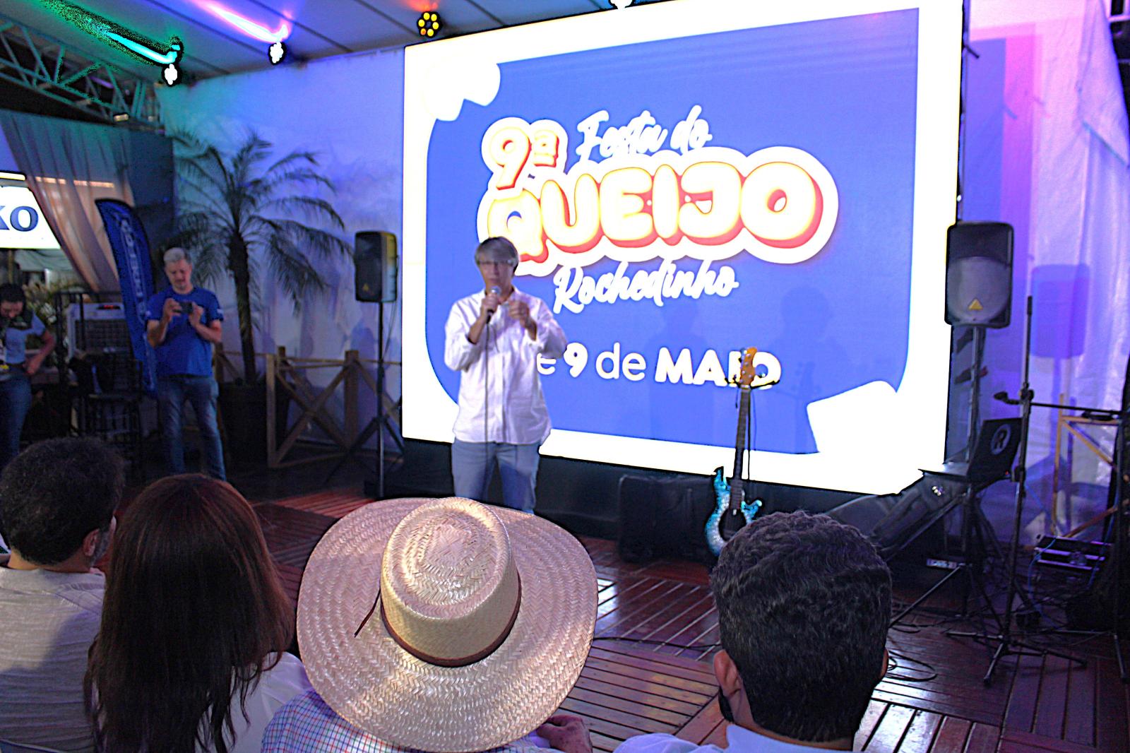 A 9ª edição da Festa do Queijo foi lançada oficialmente nesta quarta-feira (15), em evento que reuniu autoridades, produtores rurais e a comunidade de Rochedinho. A 9ª edição da Festa do Queijo foi lançada oficialmente nesta quarta-feira (15), em evento que reuniu autoridades, produtores rurais e a comunidade de Rochedinho.