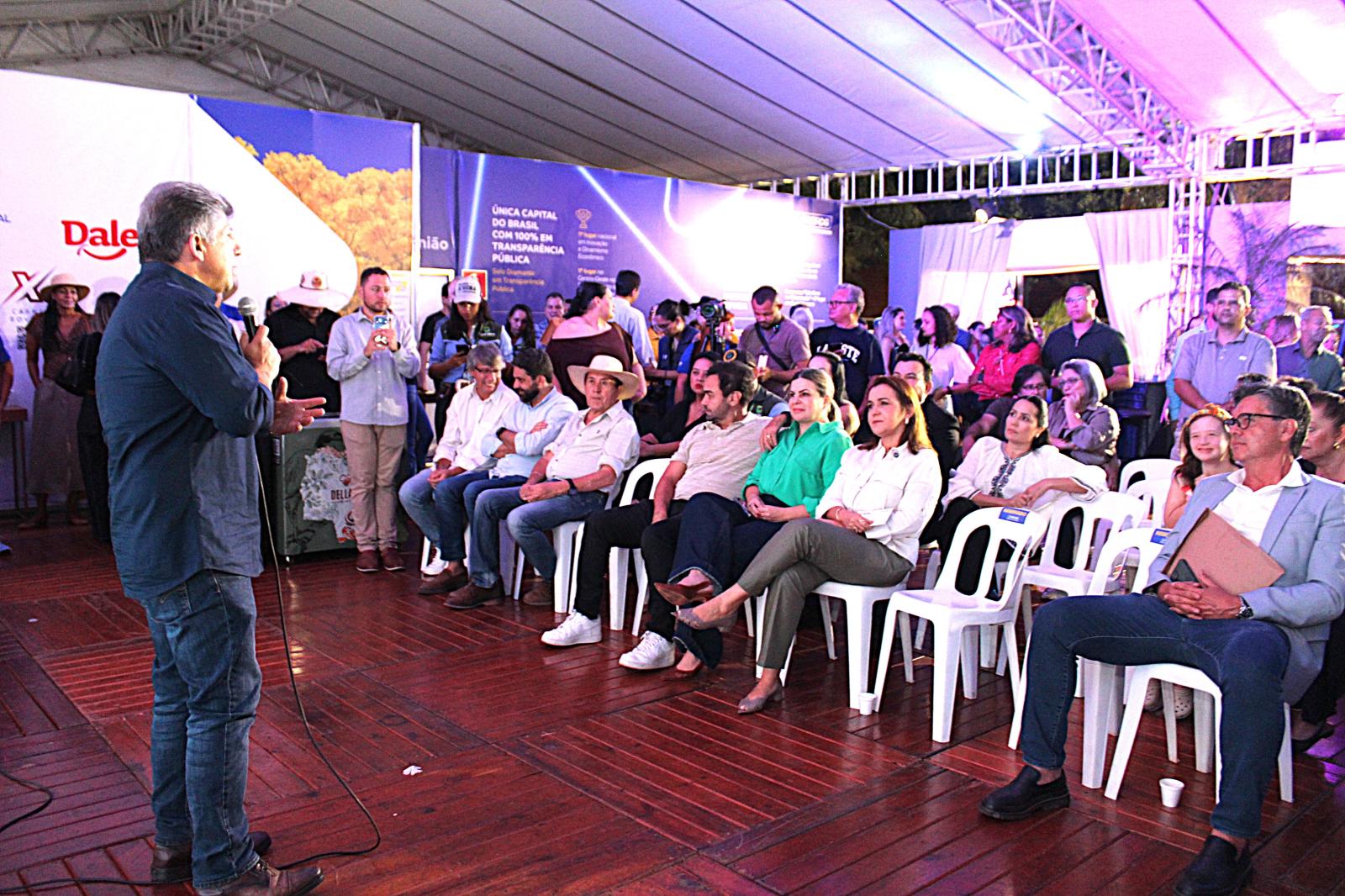 A 9ª edição da Festa do Queijo foi lançada oficialmente nesta quarta-feira (15), em evento que reuniu autoridades, produtores rurais e a comunidade de Rochedinho. A 9ª edição da Festa do Queijo foi lançada oficialmente nesta quarta-feira (15), em evento que reuniu autoridades, produtores rurais e a comunidade de Rochedinho.
