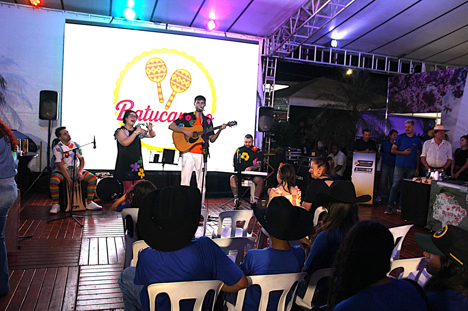 A 9ª edição da Festa do Queijo foi lançada oficialmente nesta quarta-feira (15), em evento que reuniu autoridades, produtores rurais e a comunidade de Rochedinho. A 9ª edição da Festa do Queijo foi lançada oficialmente nesta quarta-feira (15), em evento que reuniu autoridades, produtores rurais e a comunidade de Rochedinho.