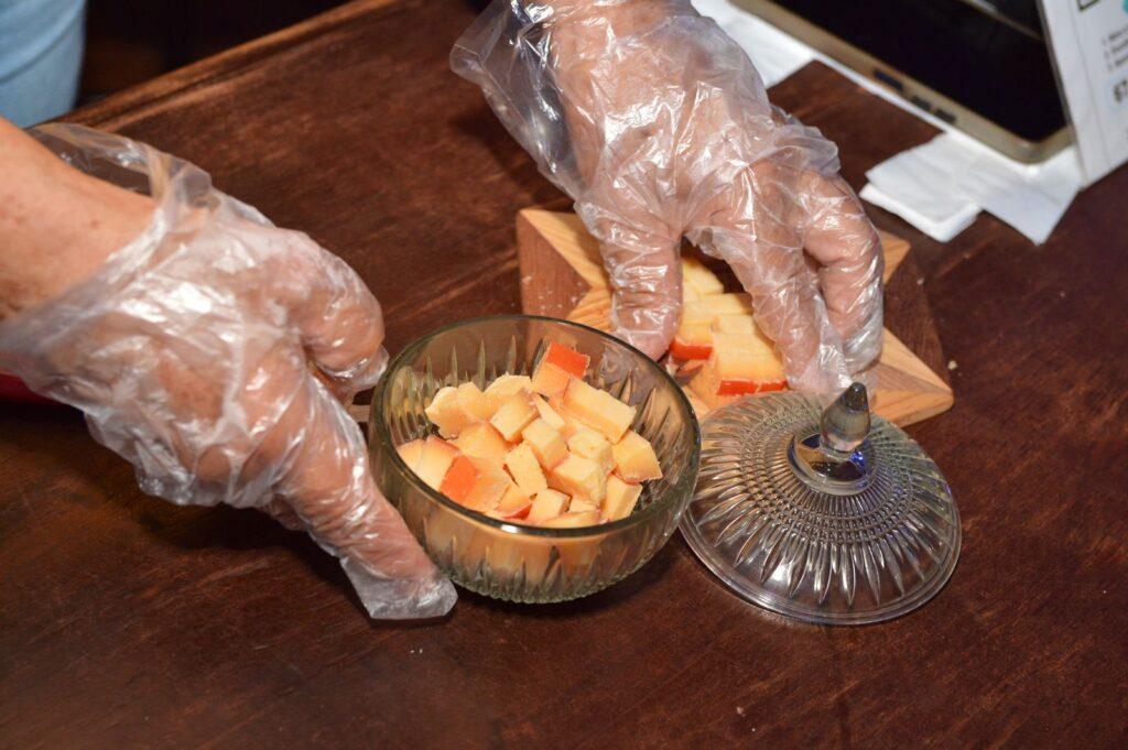 A 9ª edição da Festa do Queijo foi lançada oficialmente nesta quarta-feira (15), em evento que reuniu autoridades, produtores rurais e a comunidade de Rochedinho. A 9ª edição da Festa do Queijo foi lançada oficialmente nesta quarta-feira (15), em evento que reuniu autoridades, produtores rurais e a comunidade de Rochedinho.