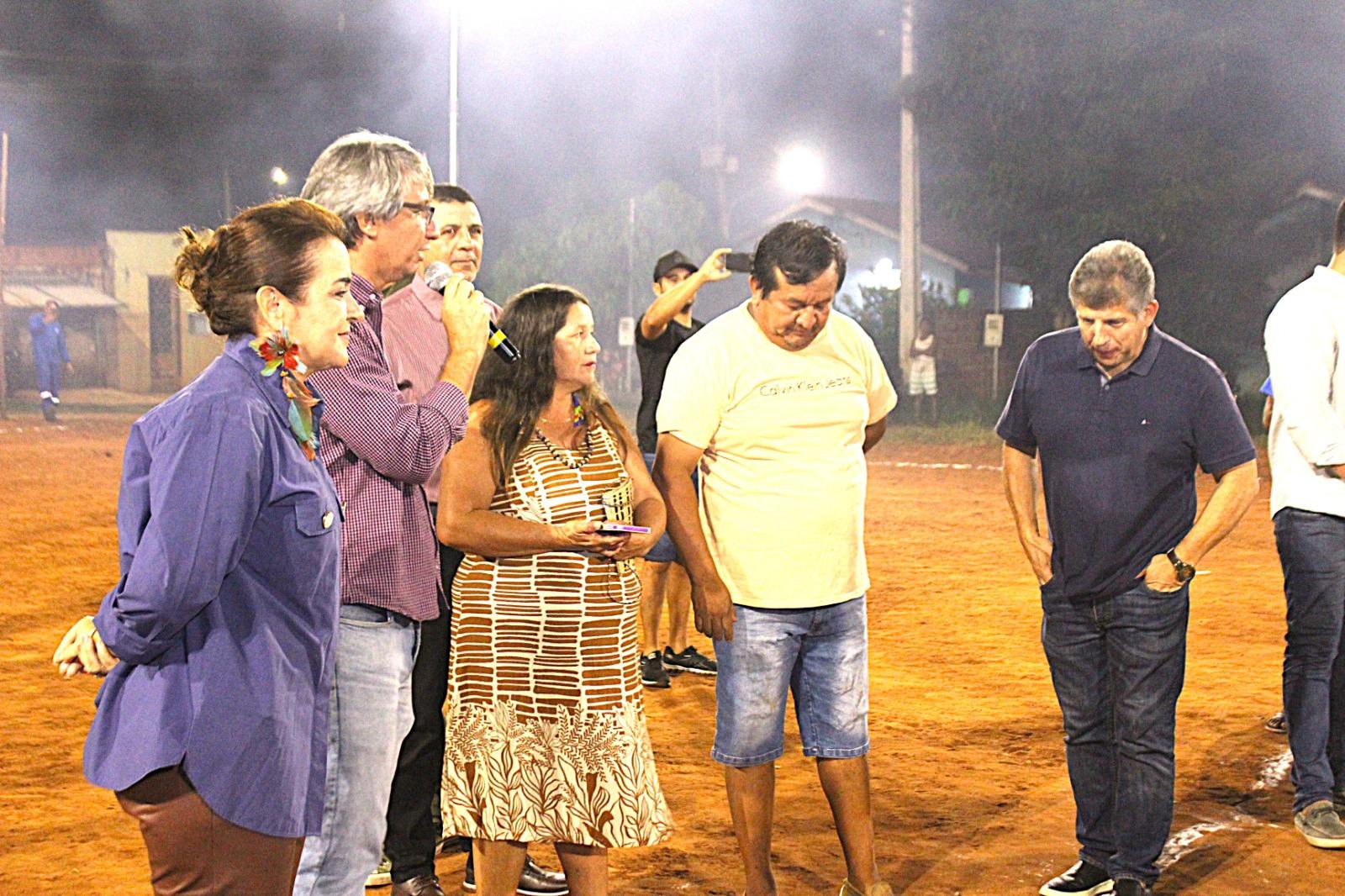 Prefeita Adriane Lopes entrega iluminação na Aldeia Água Bonita e ultrapassa 130 campos iluminados na Capital. Prefeita Adriane Lopes entrega iluminação na Aldeia Água Bonita e ultrapassa 130 campos iluminados na Capital.