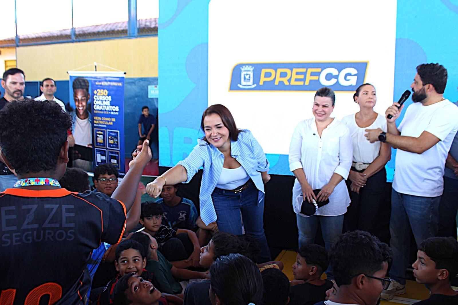 Darci Caldo participa do Mutirão Todos em Ação no Jardim Anache e destaca a importância do projeto para a comunidade.
