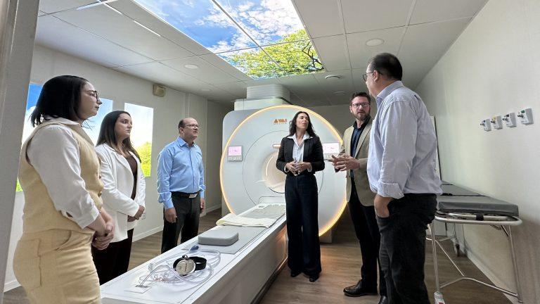 Hospital Regional de Dourados inaugura serviço de ressonância magnética e amplia apoio diagnóstico. Hospital Regional de Dourados inaugura serviço de ressonância magnética e amplia apoio diagnóstico.