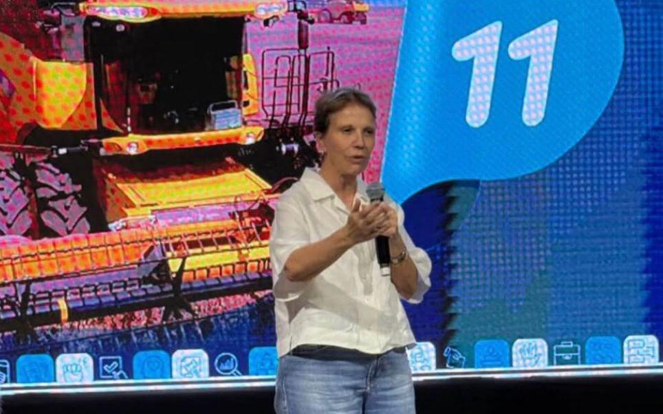 A Senadora Tereza Cristina revela que Valdemar Costa Neto torce para ela ser vice de Flávio Bolsonaro.
