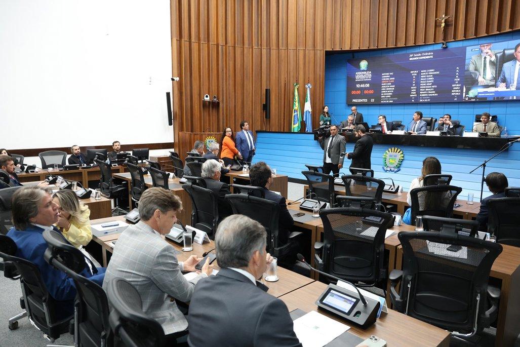 Alteração da sinalização indicativa de pessoas idosas é pautada em primeira discussão.