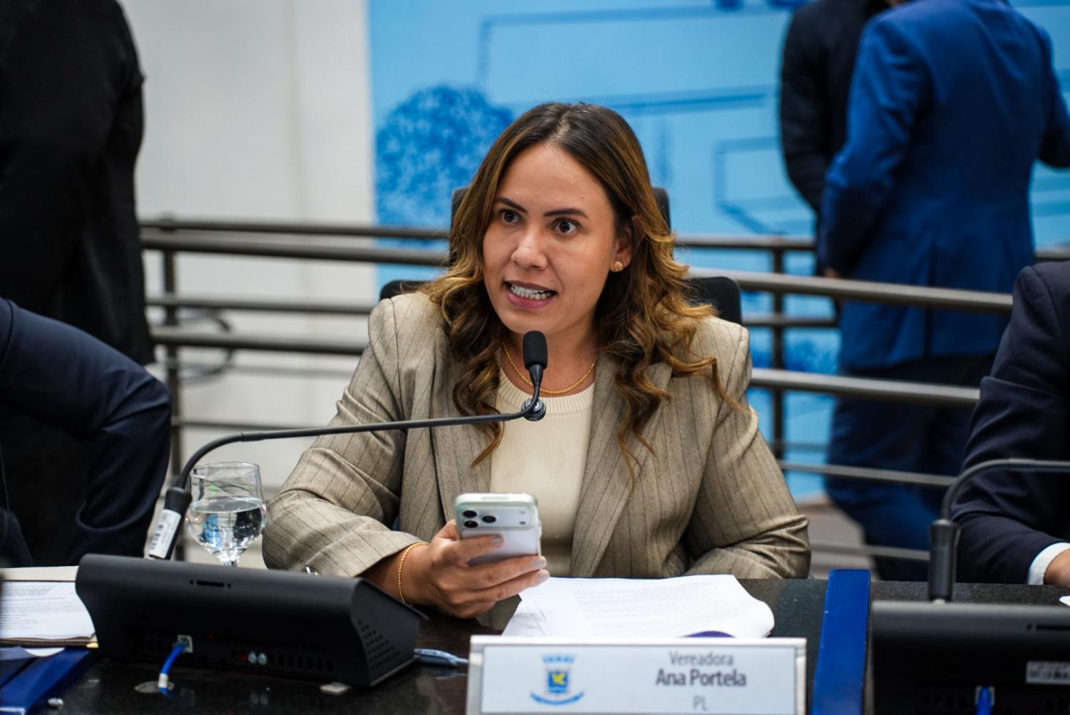 Ana Portela intensifica ações e se destaca na conscientização de jovens sobre o título de eleitor.