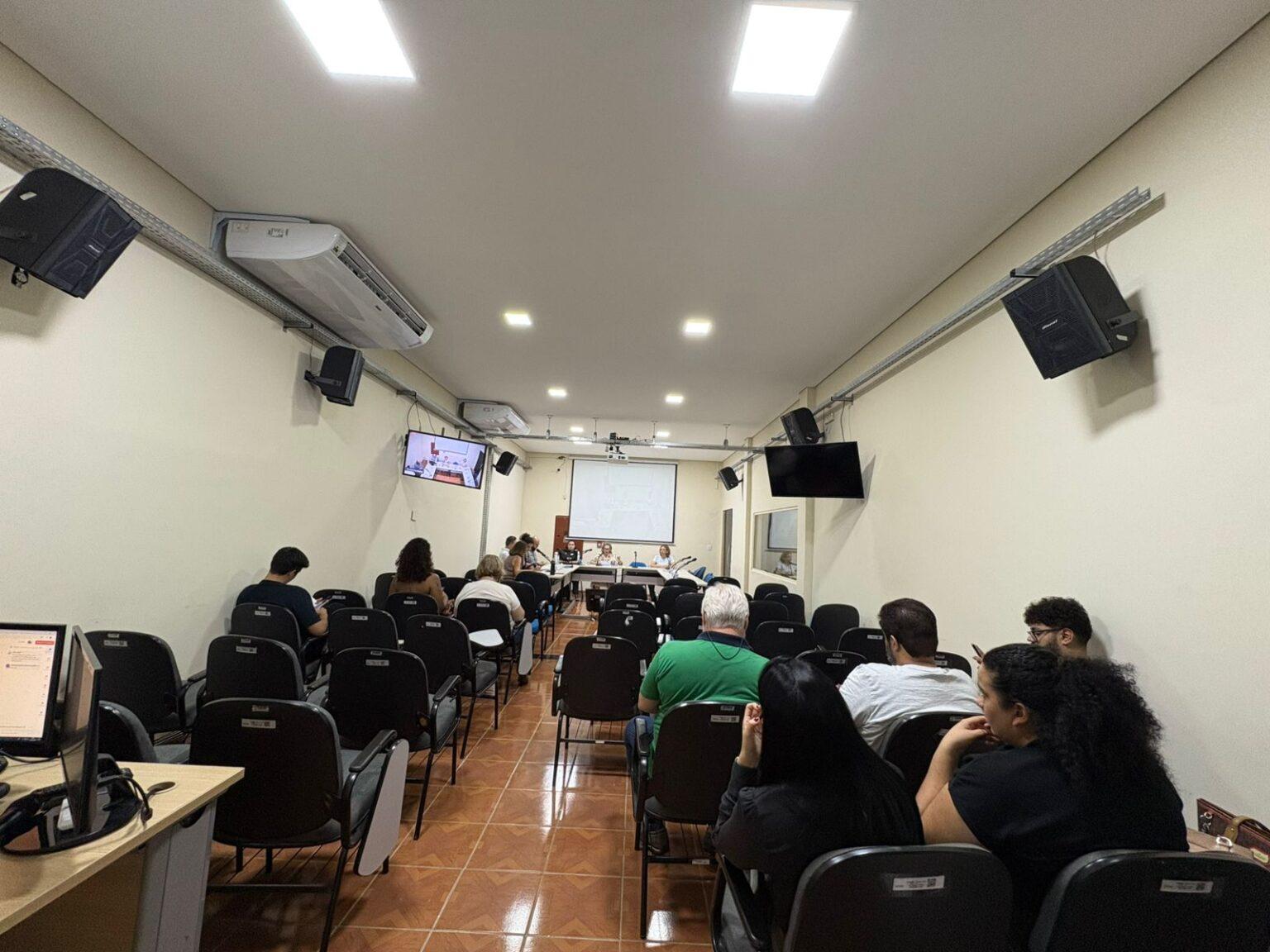 Audiência pública discute empreendimento no bairro Vila Nasser.