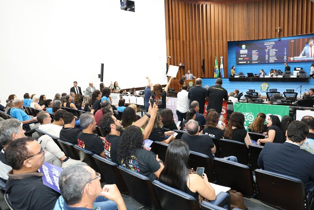 Deputados votam Plano de Cargos do Judiciário na sessão desta quarta-feira.