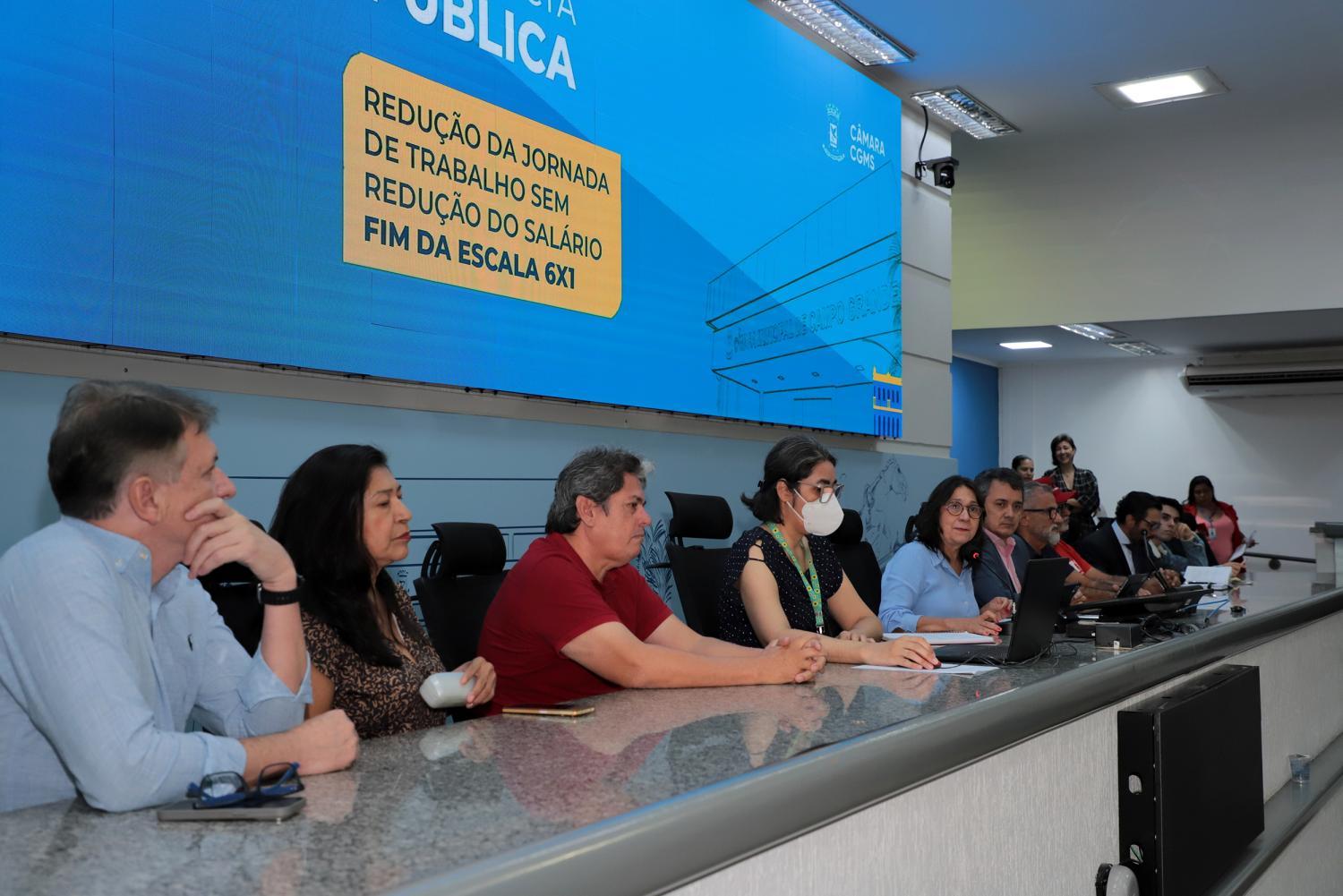 Em Audiência, representantes de trabalhadores defendem redução de jornada.