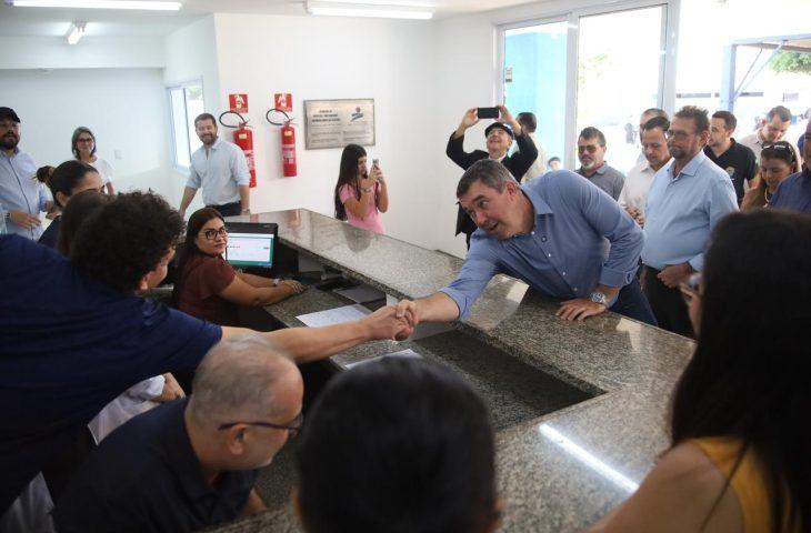 Guia Lopes da Laguna ganha reforma do hospital, escola e obras para qualificar infraestrutura da cidade.
