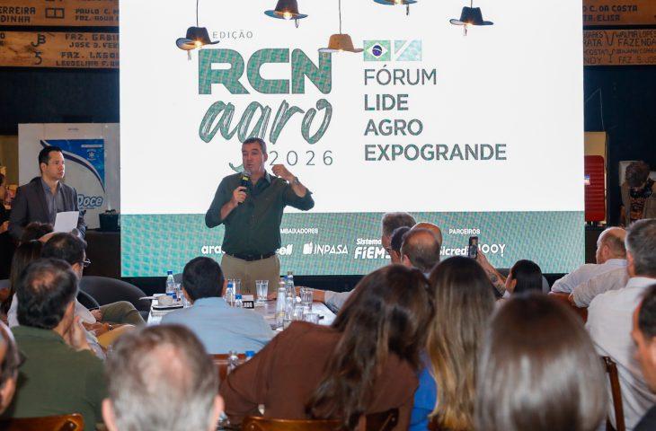 O Governador Eduardo Riedel de Mato Grosso do Sul e LIDE discutem desenvolvimento econômico na Expogrande.
