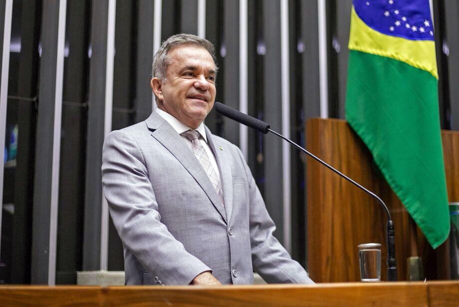 O Vander Loubet confirma pré-candidatura ao Senado.