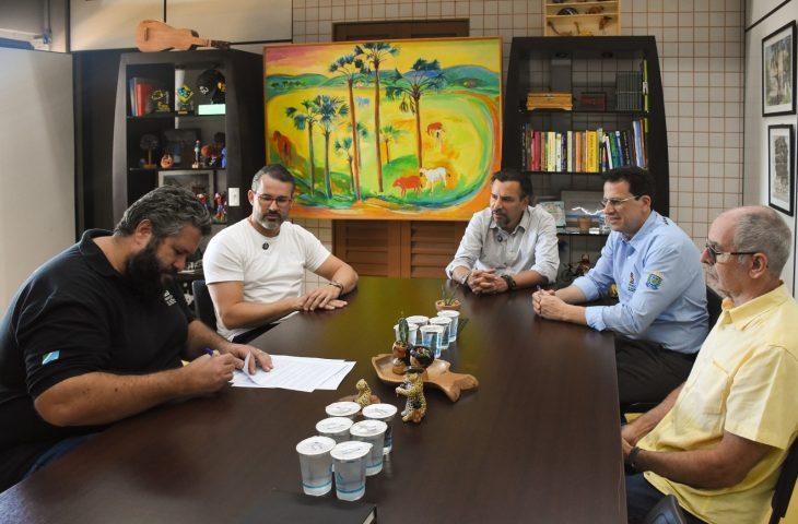 Parceria garante que acervo do Arquivo Público Estadual de MS seja completamente digitalizado.