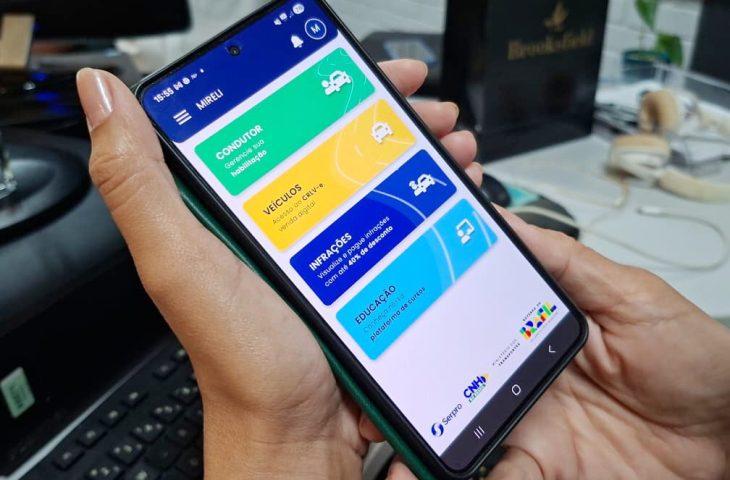 Renovação automática da CNH é usada como isca em golpe digital contra condutores.