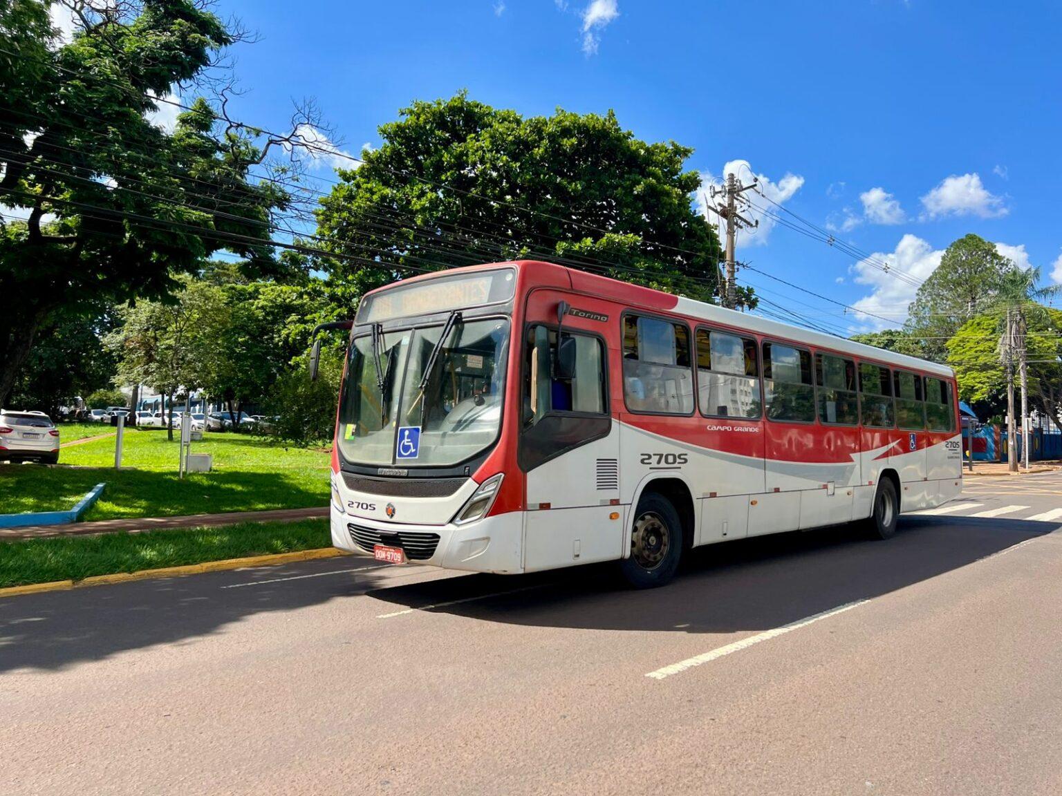 Vai sair no feriado? Veja como fica o transporte coletivo.