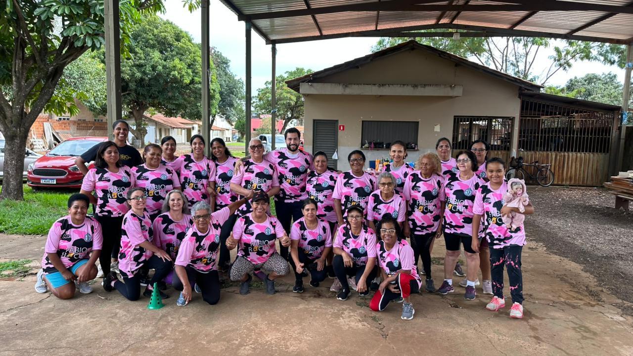 Vereador Fábio Rocha visita polo esportivo do Esquadrão da Juventude no Jardim Macaúbas e reforça compromisso com a comunidade.