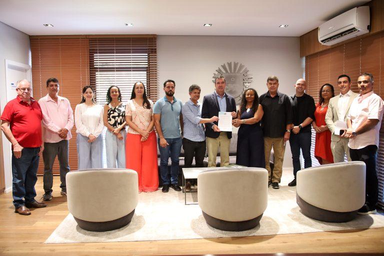 Governo de MS autoriza novo concurso com 2 mil vagas para professores da Rede Estadual.